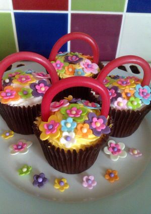 A picture of Vickys Easter Baskets / Mothers Day Cupcakes (A Decorating Idea).