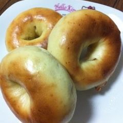 A picture of Crunchy Orange Bagels.