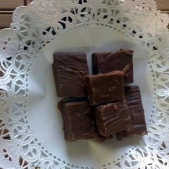 A picture of Creme de Menth fudge.