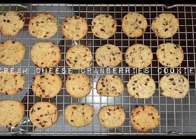 Resep Cranberry Cheese Cookies yang Manis Gurihnya Spesial