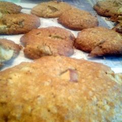 A picture of Apple Oatmeal Cookies.