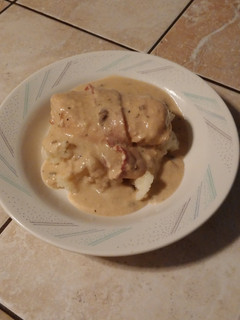 A picture of Sour Cream and Bacon Crockpot Chicken.