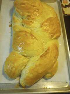 A picture of Braided Bread with Rounds.