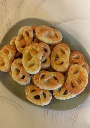 Sajtos perec recept fotója