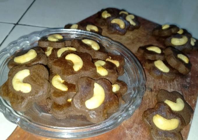 Bagaimana Menyiapkan Choco Chasew Cookies yang Lezat