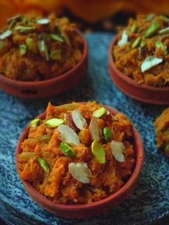 গাজরের হালুয়া (gajarer halwa recipe in Bengali) রেসিপির প্রধান ছবি