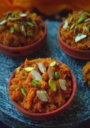 গাজরের হালুয়া (gajarer halwa recipe in Bengali) রেসিপির প্রধান ছবি