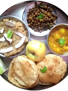 नवमी प्रसाद (Navami prasad recipe in Hindi) रेसिपी मुख्य फोटो