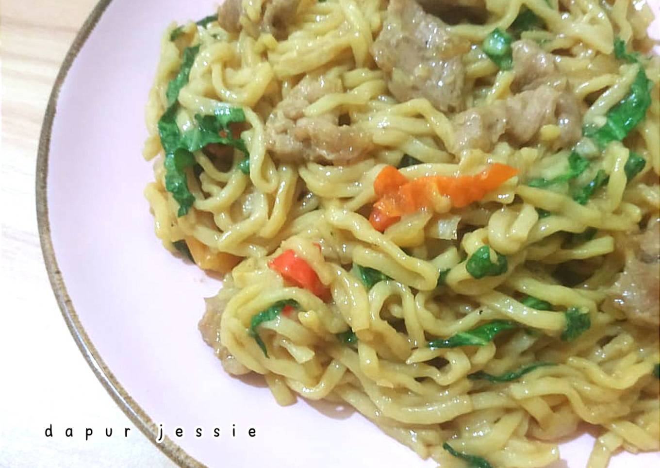 Mie Nyemek Daging Sapi