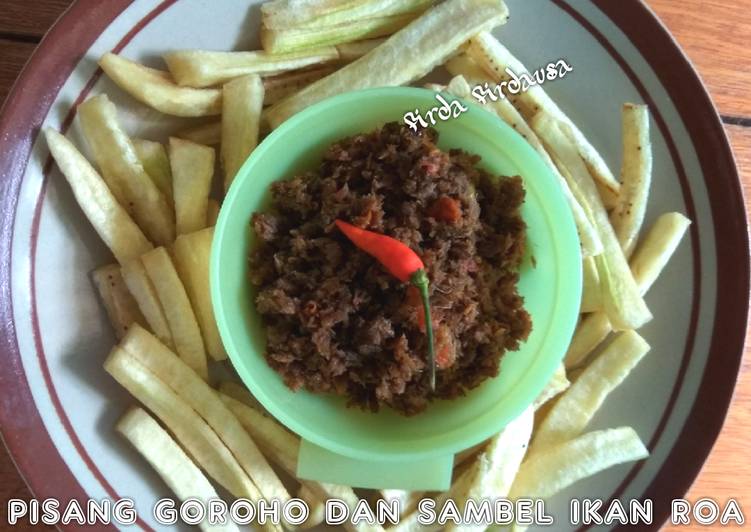 Pisang goroho dan sambal ikan roa