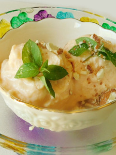 பாதாம் பப்பாளி பழ ஐஸ் கிரீம்(papaya badam icecream recipe in tamil) செய்முறை முக்கிய புகைப்படம்