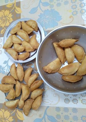 A picture of Gujiya.