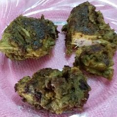 A picture of Hariyali Chicken.
