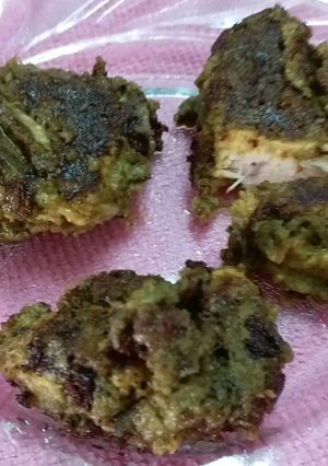 A picture of Hariyali Chicken.