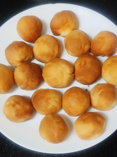 பேக்டு கிரீக் சீஸ் பால்ஸ் (Baked Greek cheese balls recipe in tamil) செய்முறை முக்கிய புகைப்படம்