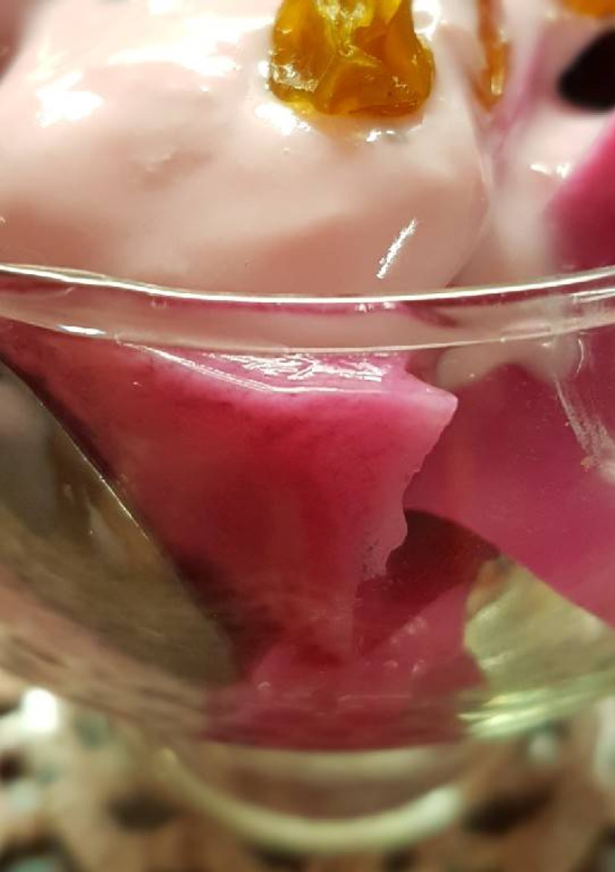 Una foto de Gelatina de cereza y yogur. Un postre bajas calorías delicioso!