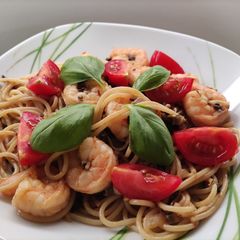 A picture of Chilli shrimp spaghetti.