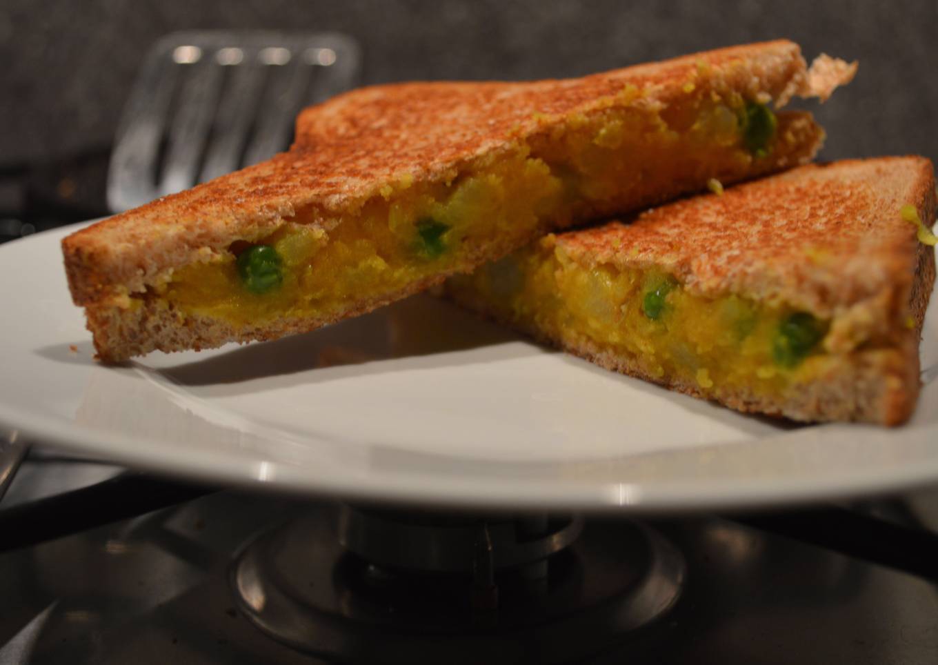 How to Make Homemade Aloo Sandwich