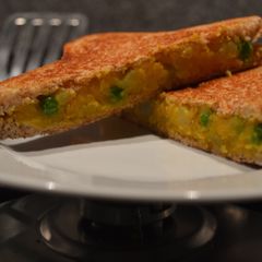 A picture of Aloo Sandwich.