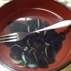 A picture of How to De-Sand Shijimi Clams.