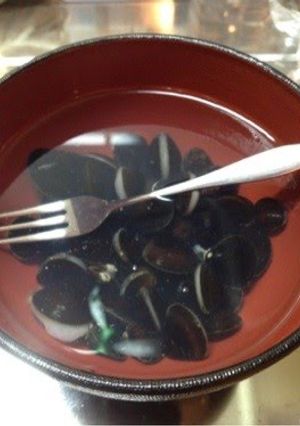 A picture of How to De-Sand Shijimi Clams.