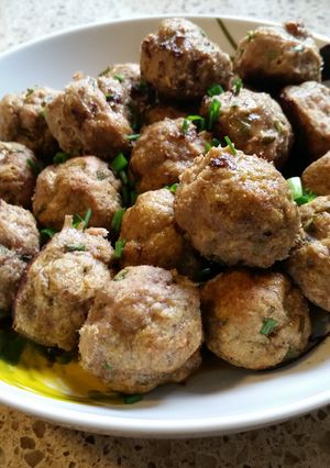 A picture of Chicken curry meatballs.