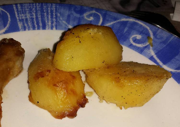 Recipe of Homemade Roasted Olive Oil Potatoes