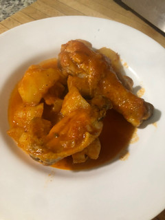 Una foto de Guiso de pollo con patatas