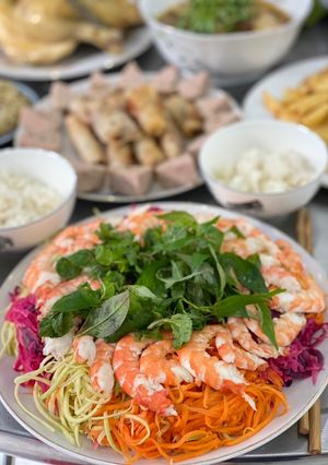 Hình của món Gỏi Ngũ Sắc Tôm Thịt.