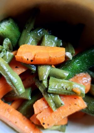 মিক্সড ভেজিটেবল স্যালাড (mixed vegetable salad recipe in Bengali) রেসিপির প্রধান ছবি