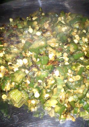 A picture of bhindi fry(stir fried okra in indian spices).