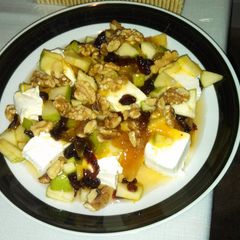 A picture of Debra's mango chutney dip.