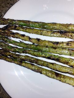 A picture of grilled asparagus.