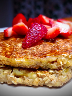 Una foto de Hot cakes saludables 😋
