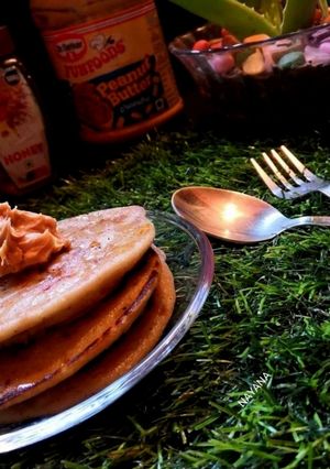 ওটস্ পিনাটবাটার প্যানকেক (oats peanut butter pancake) রেসিপির প্রধান ছবি