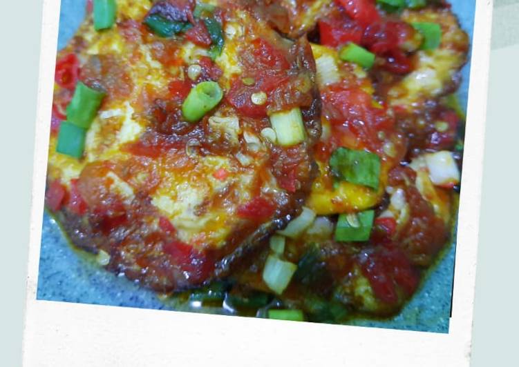 Telor Bumbu Merah Pedas