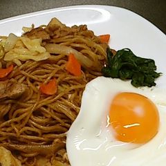 Super Easy Tips for Store-Bought Instant Yakisoba A picture of Super Easy Tips for Store-Bought Instant Yakisoba.