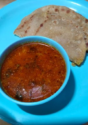 कटाची आमटी (Katachi Amti Recipe In Marathi) रेसिपी चे मुख्य फोटो 