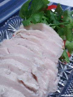 A picture of A Hint of Chinese Five Spiced Chicken Ham with Soy Sauce Malt.