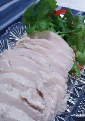 A picture of A Hint of Chinese Five Spiced Chicken Ham with Soy Sauce Malt.