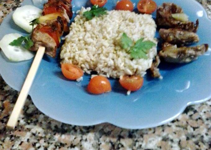 skewered pork with intire rice