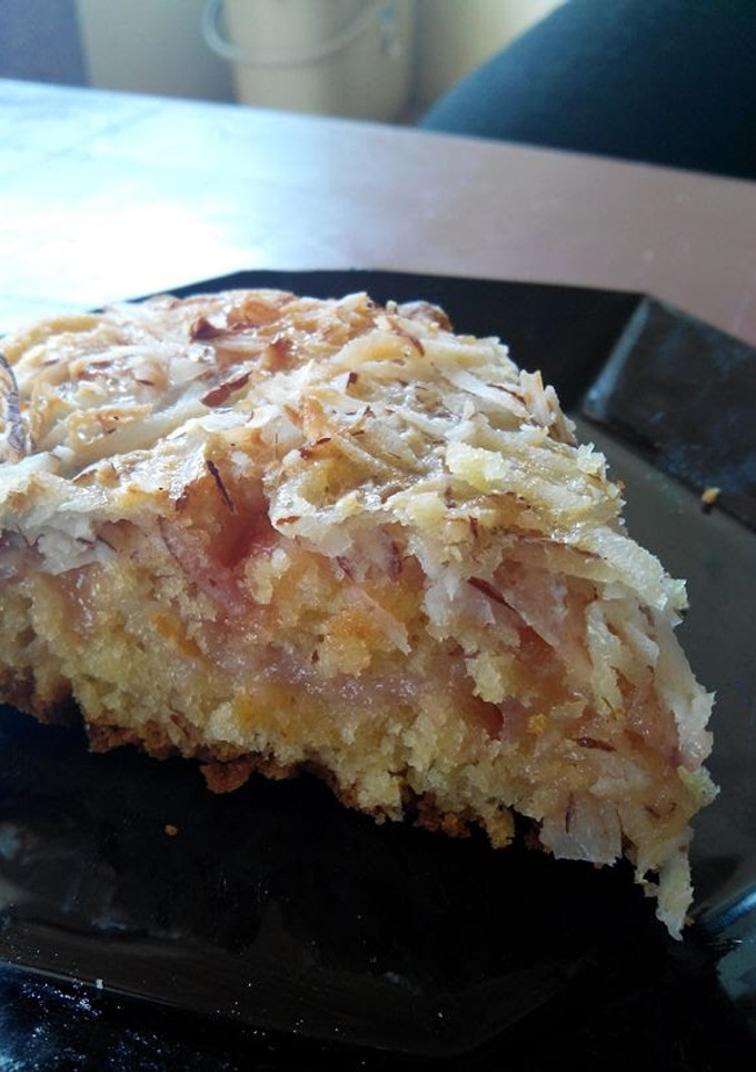 A picture of Raspberry & Coconut slice.