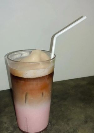 Foto resep Kopi Berry / Strawberry Latte
