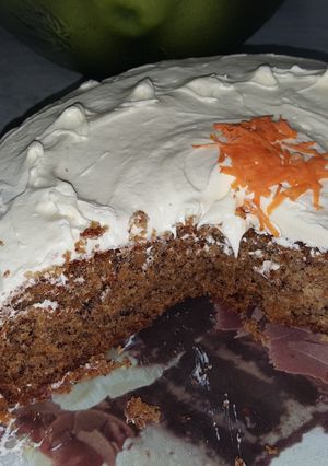 A picture of CARROT CAKE.