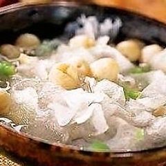 A picture of [Herbal Medicinal Recipe] Sweet Dried White Wood Ear Mushrooms and Snow Pears in Sugar Water For Even-toned Skin.