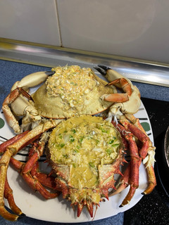 Una foto de Txangurro y buey de mar relleno