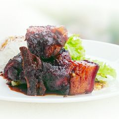 A picture of Drunken Pork In Brandy and Dark Soy Sauce Stew.