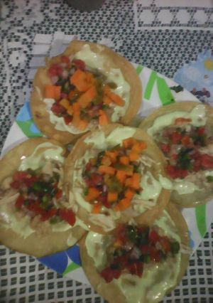 Una foto de Tostadas de pollo🍗