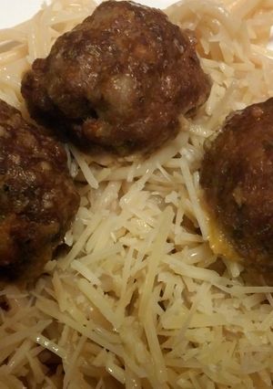 A picture of Tender Ricotta Meatballs/Meatloaf.