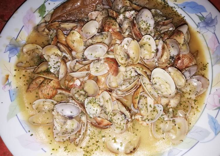 Almejas a la marinera
